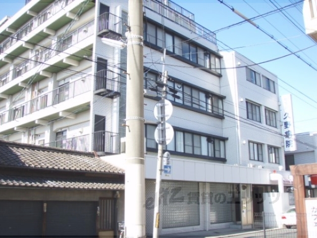 【京都市伏見区深草西浦町２丁目のマンションの病院】