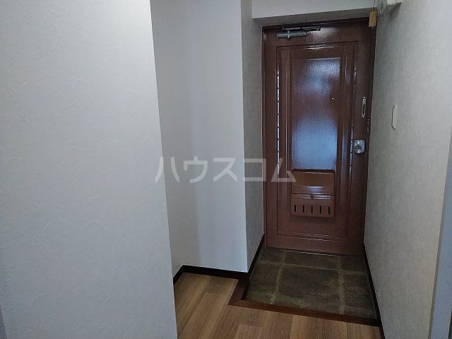 【名古屋市西区上堀越町のマンションの玄関】