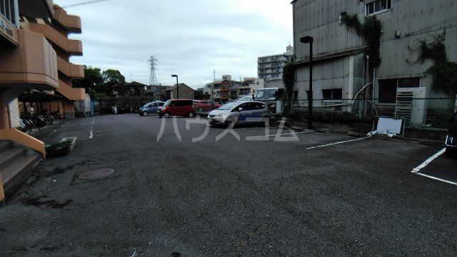 【名古屋市西区上堀越町のマンションの駐車場】