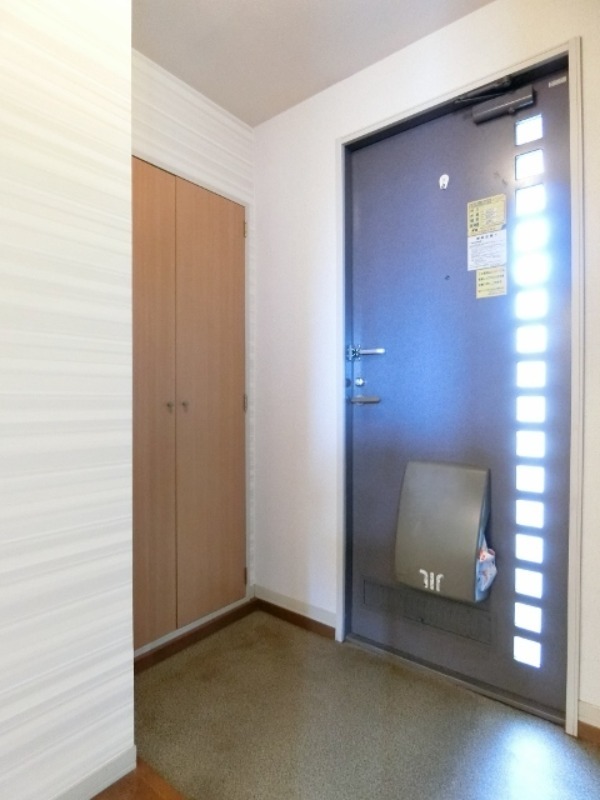 玄関　図面と現状に相違がある場合には現状を優先