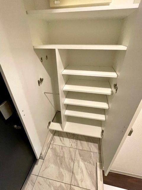 レジディア笹塚IIの玄関写真