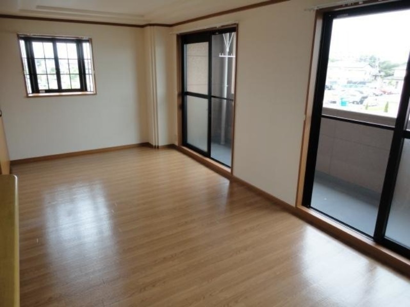 居室・リビング　図面と現状に相違がある場合には現状を優先