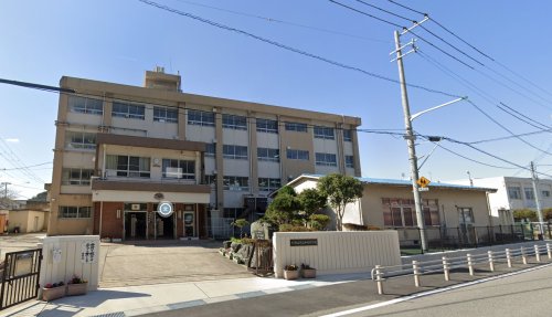 中学校　和歌山市立加太中学校（中学校）まで293m