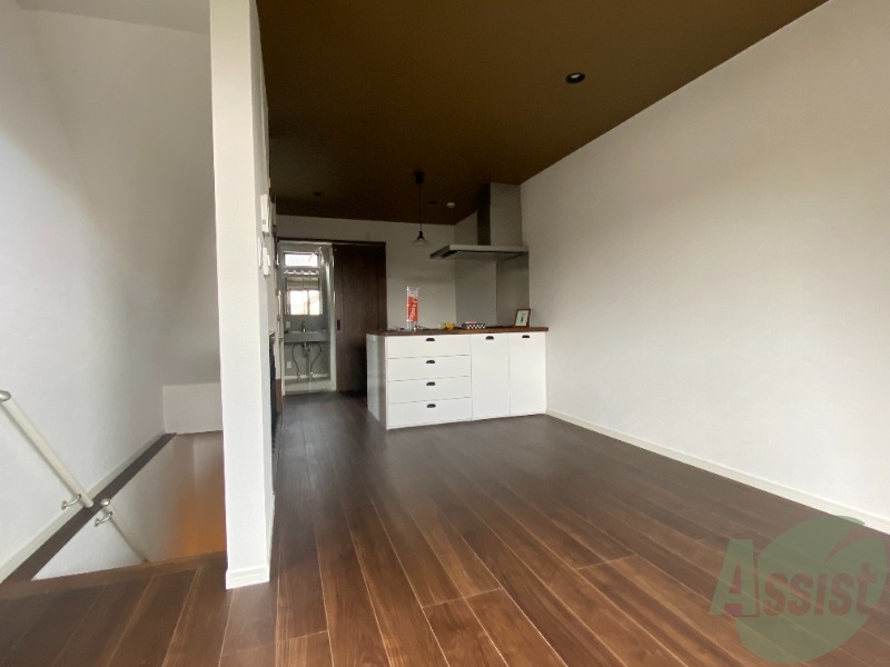 居室・リビング　１４帖ん洋室です。広々として開放感がありますね。