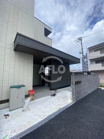 エントランス　TORISIA　Reve　エントランス