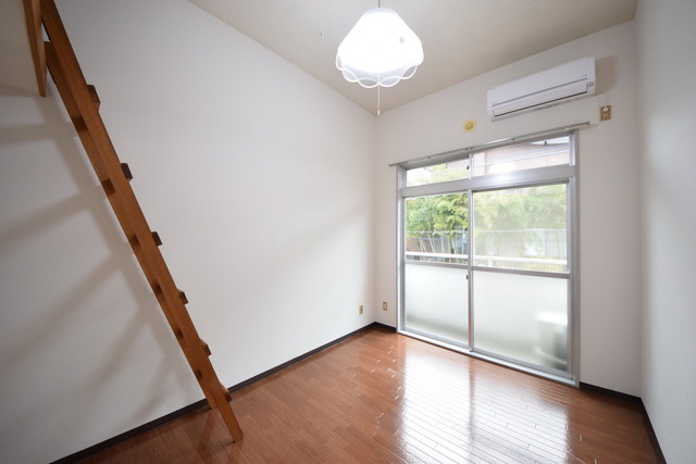 居室・リビング　★大きな窓が、お部屋を明るくしてくれます★