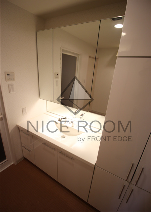 洗面設備　ビエラ老松　独立洗面台