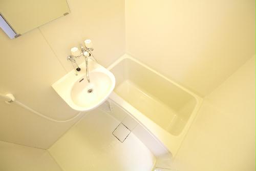 バス・シャワールーム　風呂・トイレはセパレートです。