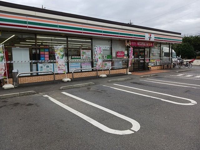 コンビニ　セブンイレブン埼玉川島店（コンビニ）まで440m