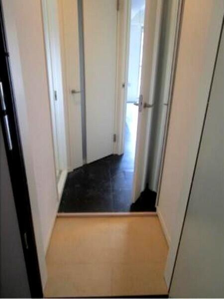 玄関　※別部屋参考写真