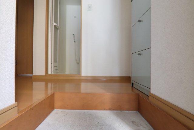 玄関　※別室の参考写真の為、現況優先です。