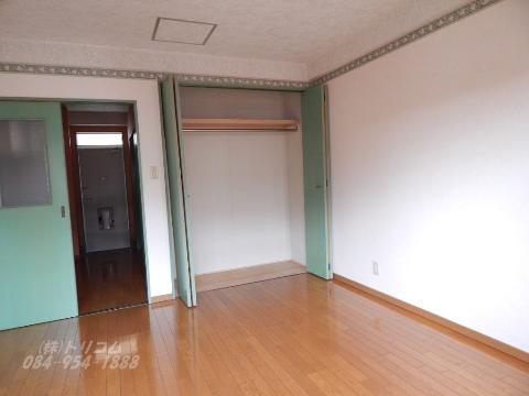 居室・リビング　室内