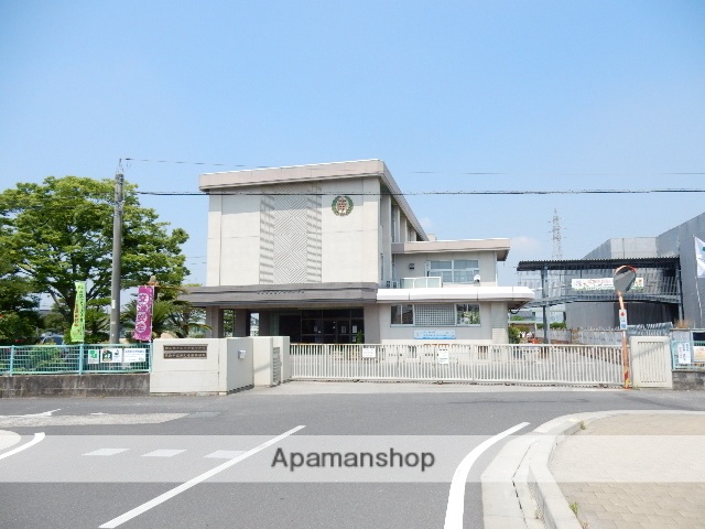 小学校　岡山市立西大寺南小学校（小学校）まで801m