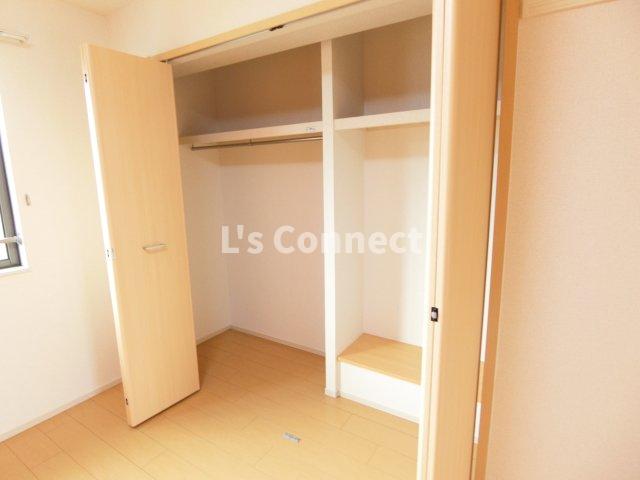 収納　クローゼットでお荷物もすっきり収納。