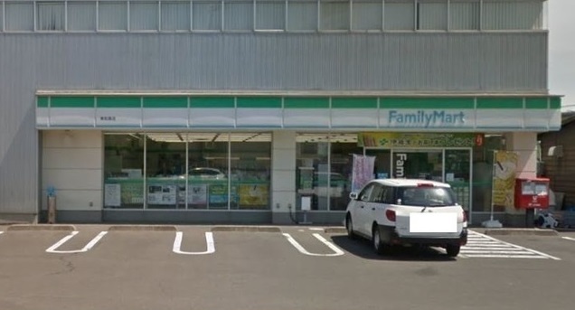 コンビニ　ファミリーマート泉松森店（コンビニ）まで270m