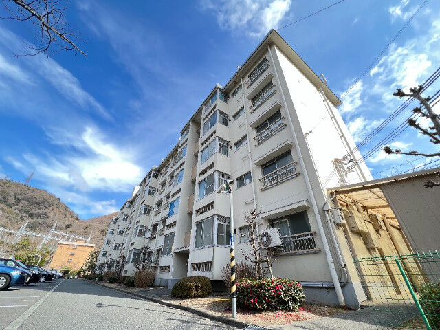 建物外観　灘区鶴甲「鶴甲コーポ１０号棟」