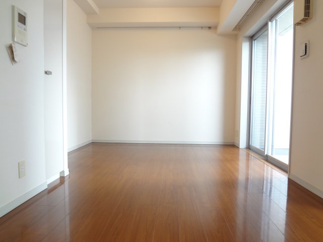 居室・リビング　居住中のため別部屋参考