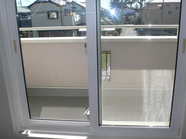 バルコニー　陽当たり良好なバルコニーです