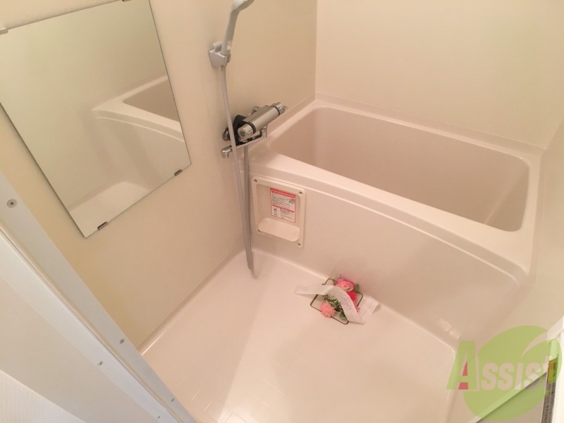 バス・シャワールーム　お風呂です。ゆっくりお風呂につかるのも体に良いですね～