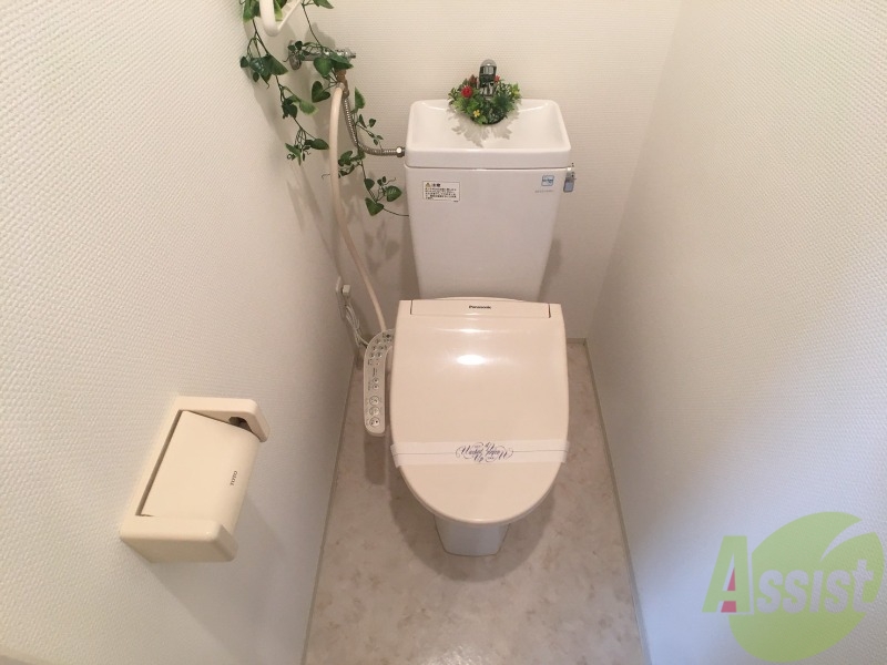 トイレ　ウォシュレット機能がついたトイレ。安心して使用できますね。