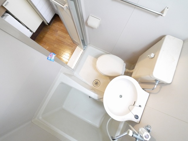 バス・シャワールーム　落ち着いた空間のお風呂です