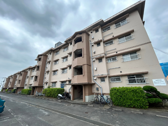 建物外観　南向きのマンションです。