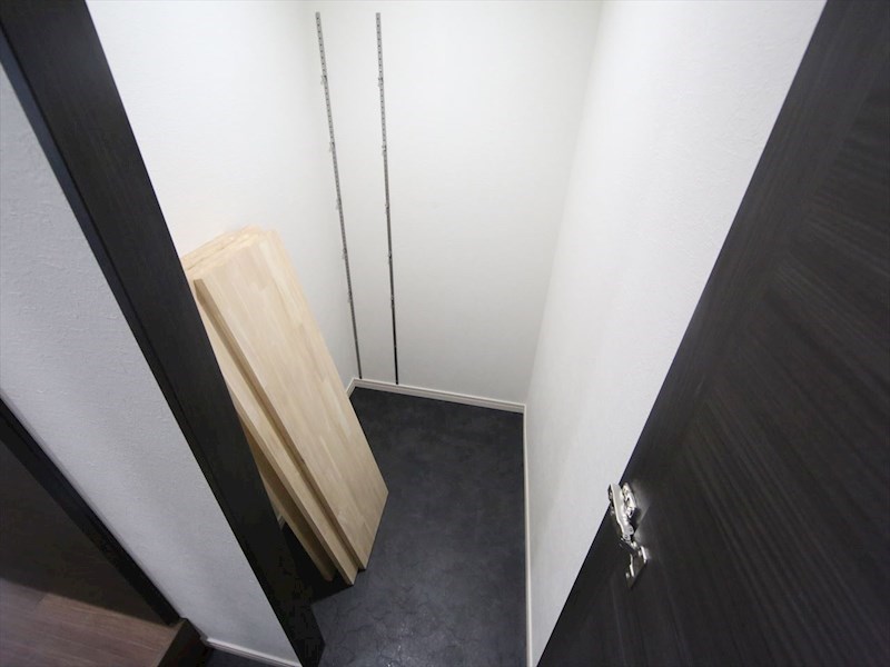 玄関　玄関　シューズクローク付（収納充実してます）