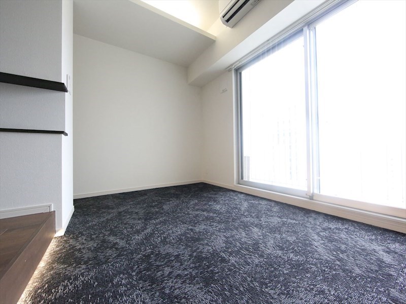 バルコニー　洋室6帖　エアコン完備　バルコニー