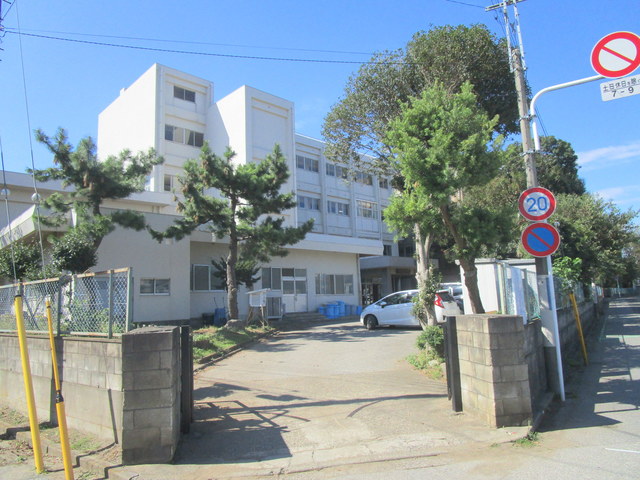 小学校　千葉市立稲丘小学校（小学校）まで182m