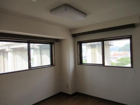 居室・リビング　室内