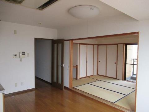 居室・リビング　室内