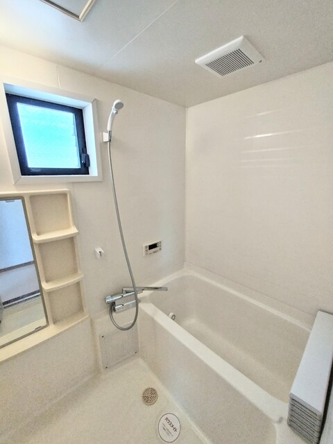 バス・シャワールーム　★★お風呂は嬉しい追焚機能付きです♪★★