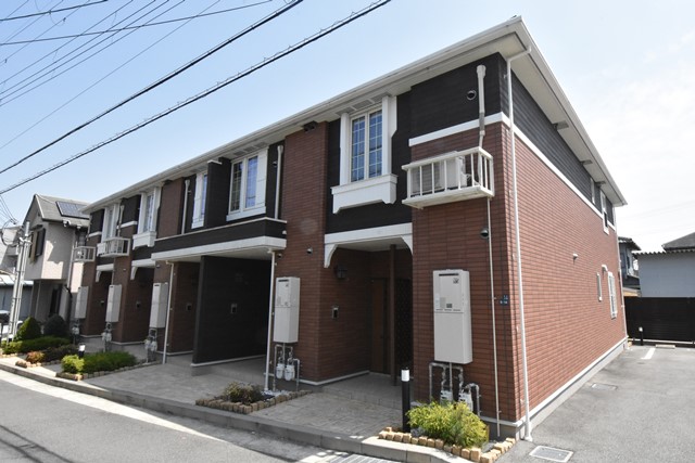 建物外観　駐車場あります♪