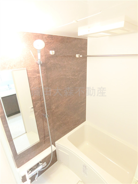 バス・シャワールーム　追焚と浴室乾燥機付き　バスルーム　お風呂