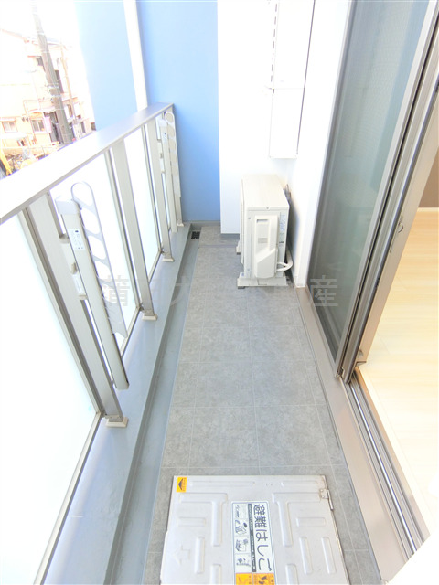 バルコニー　物干し金具付のバルコニー