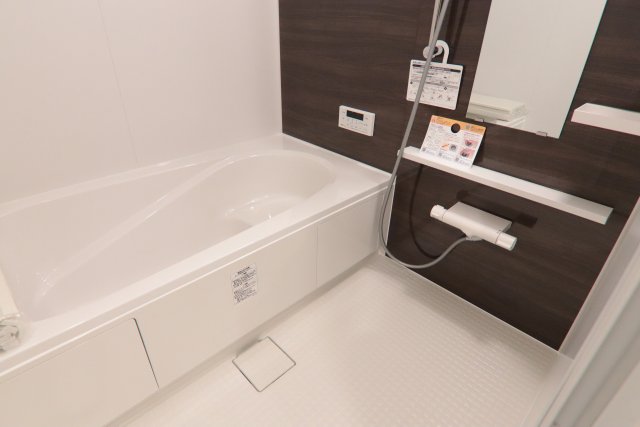 バス・シャワールーム　※別部屋の参考写真です