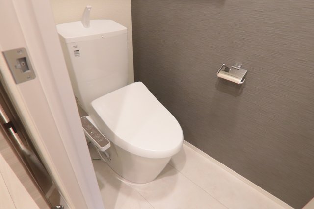 トイレ　※別部屋の参考写真です