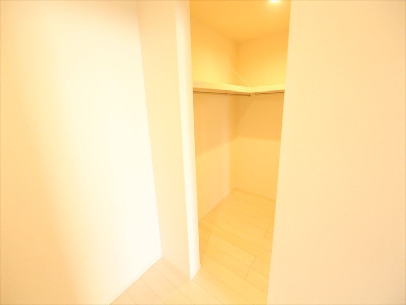 収納　ウォークインクローゼット（収納充実してます）　同仕様写真