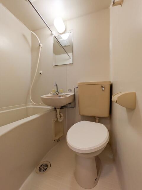 バス・シャワールーム　※８０３号室の写真です