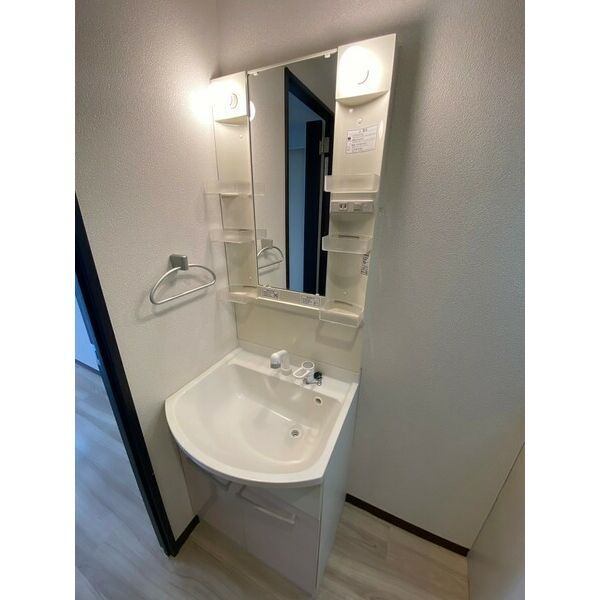 洗面設備　反転タイプです