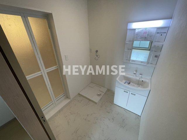 洗面設備　※室内画像は別棟のもの。