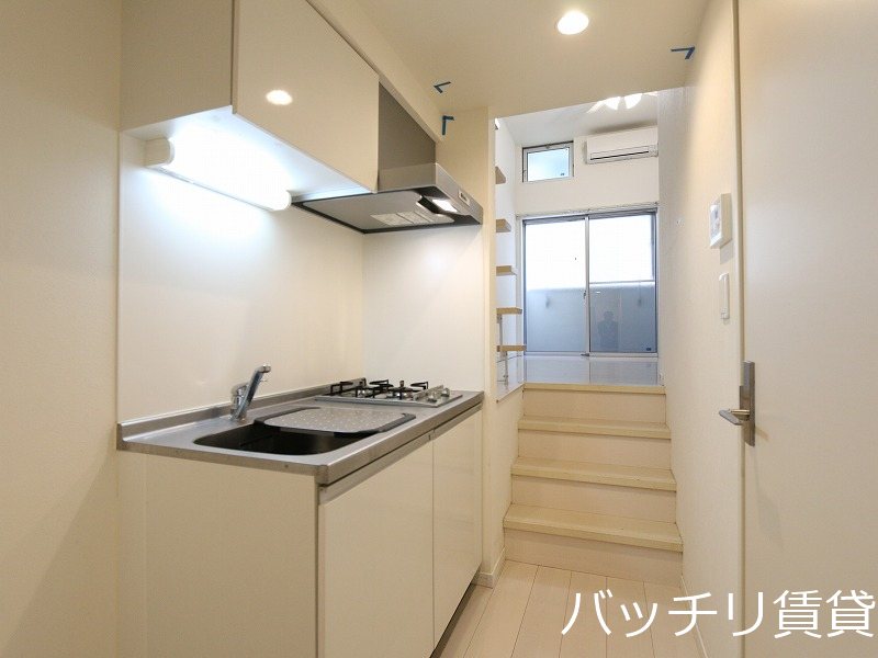 キッチン　画像は別号室タイプの為、現状を優先致します。