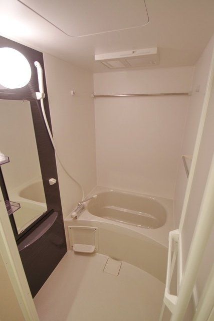 バス・シャワールーム　★清潔感あるお風呂です★