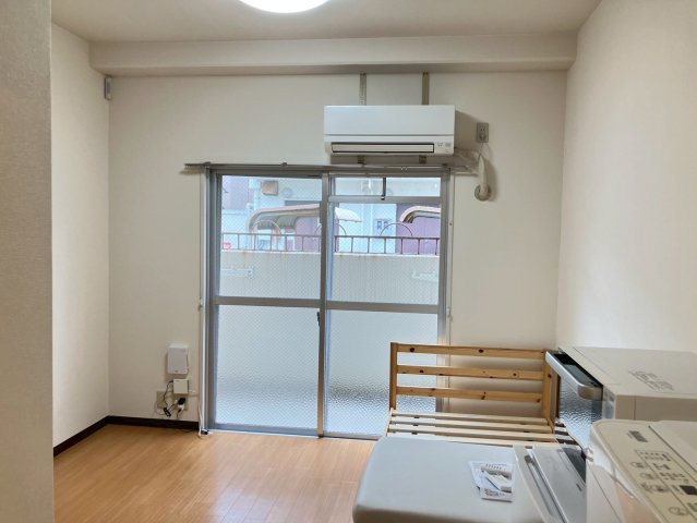 メゾン市川弐番館の居間写真