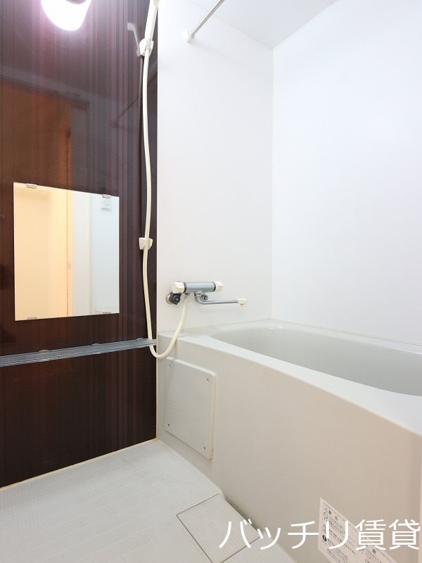 バス・シャワールーム　同型タイプの為、現状を優先致します。