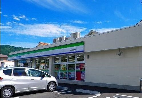 コンビニ　ファミリーマート御殿場北久原店（コンビニ）まで550m