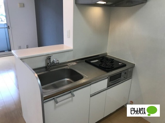 キッチン　対面キッチン（システムキッチン　２口コンログリル付き）