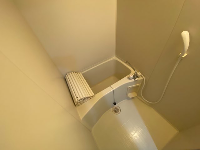 バス・シャワールーム　バストイレセパレートタイプの浴室です！