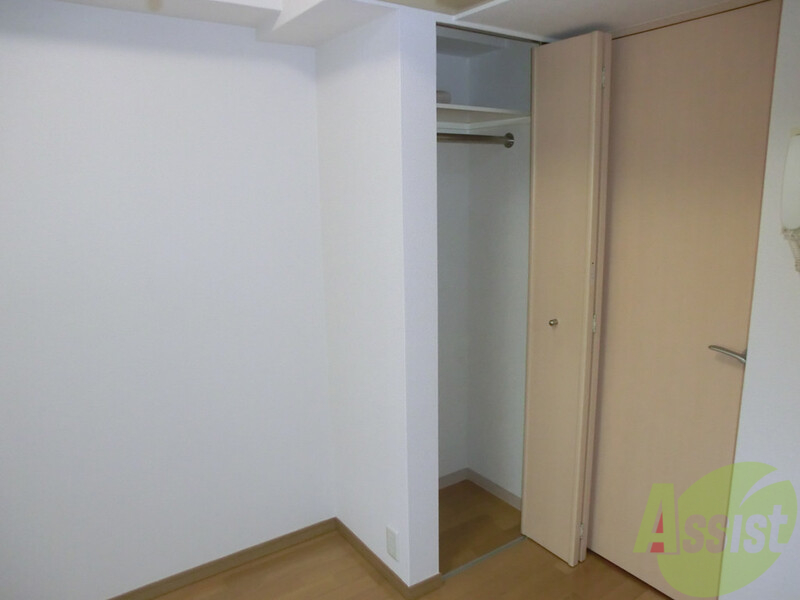 収納　お洋服掛けられます