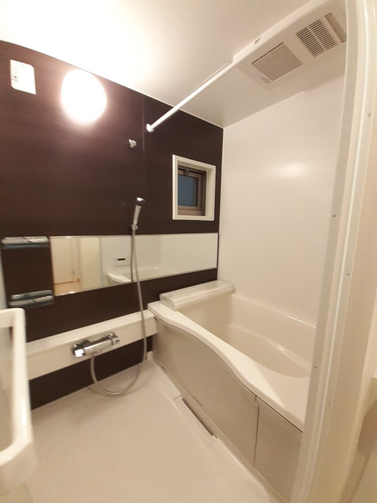 バス・シャワールーム　追焚・浴室乾燥付きバスルーム